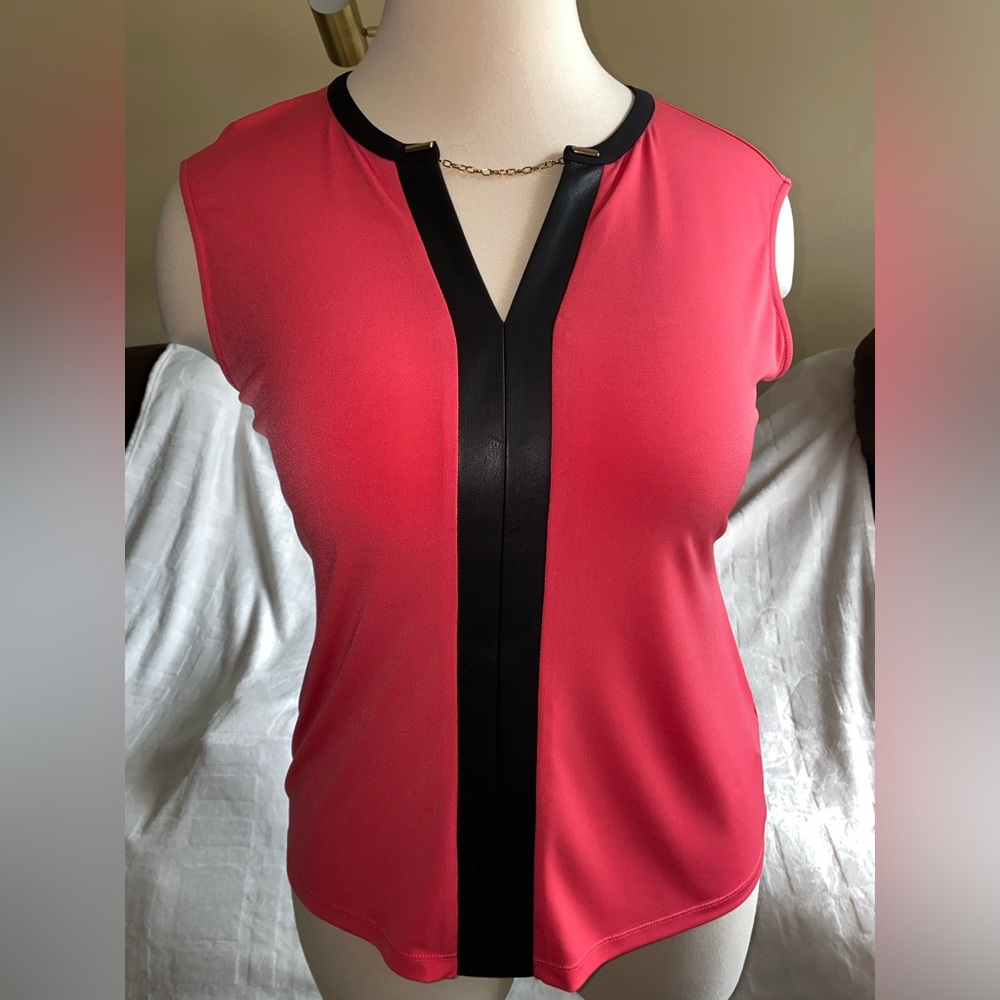 CALVIN KLEIN “Modern Suiting” Too in Watermelon, Black trim, chain detail. (NWT)